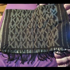Michael kors scarf